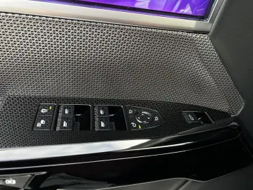 BMW 740 d xDrive M-Pro SKYLoung Leather-Red REARTV S