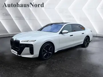 BMW 740 d xDrive M-Pro SKYLoung Leather-Red REARTV S