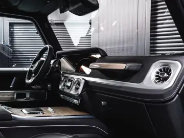Mercedes-Benz G 63 AMG 2025   China Blue   Black