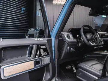 Mercedes-Benz G 63 AMG 2025   China Blue   Black