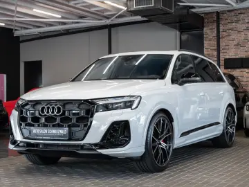 AUDI Q7 60 TFSIe quattro S-SITZE AHK PANO MEMORY