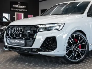 AUDI Q7 60 TFSIe quattro S-SITZE AHK PANO MEMORY