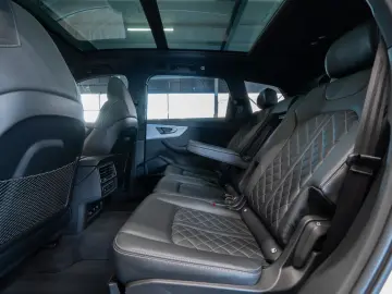 AUDI Q7 60 TFSIe quattro S-SITZE AHK PANO MEMORY