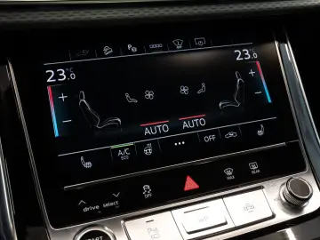 AUDI Q7 60 TFSIe quattro S-SITZE AHK PANO MEMORY