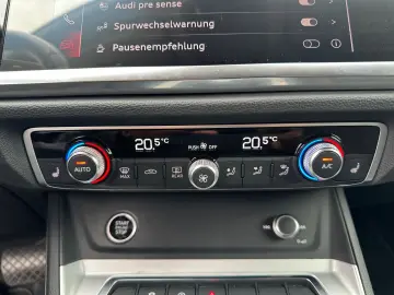 AUDI Q3 35 TFSI S-LINE STANDH 19 ALU VIRTUAL