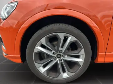AUDI Q3 35 TFSI S tronic AHK NAVI ACC LED STANDH.