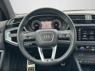 AUDI Q3 35 TFSI S tronic AHK NAVI ACC LED STANDH.