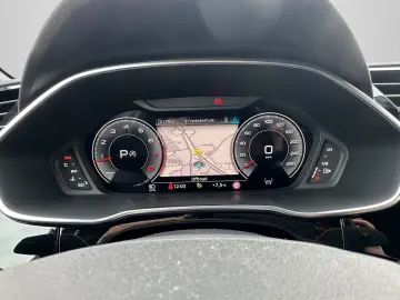 AUDI Q3 35 TFSI S tronic AHK NAVI ACC LED STANDH.