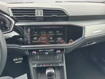 AUDI Q3 35 TFSI S tronic AHK NAVI ACC LED STANDH.