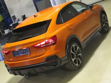 AUDI Q3 35 TFSI 1.5 Sportback S tronic S line AHK Nav