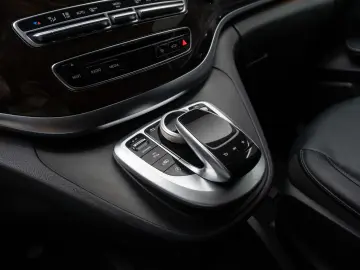 Mercedes-Benz V-klasse 220 d Avantgarde Extralong