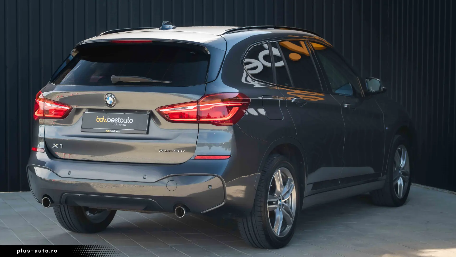 BMW X1 xDrive20i AT M Sport