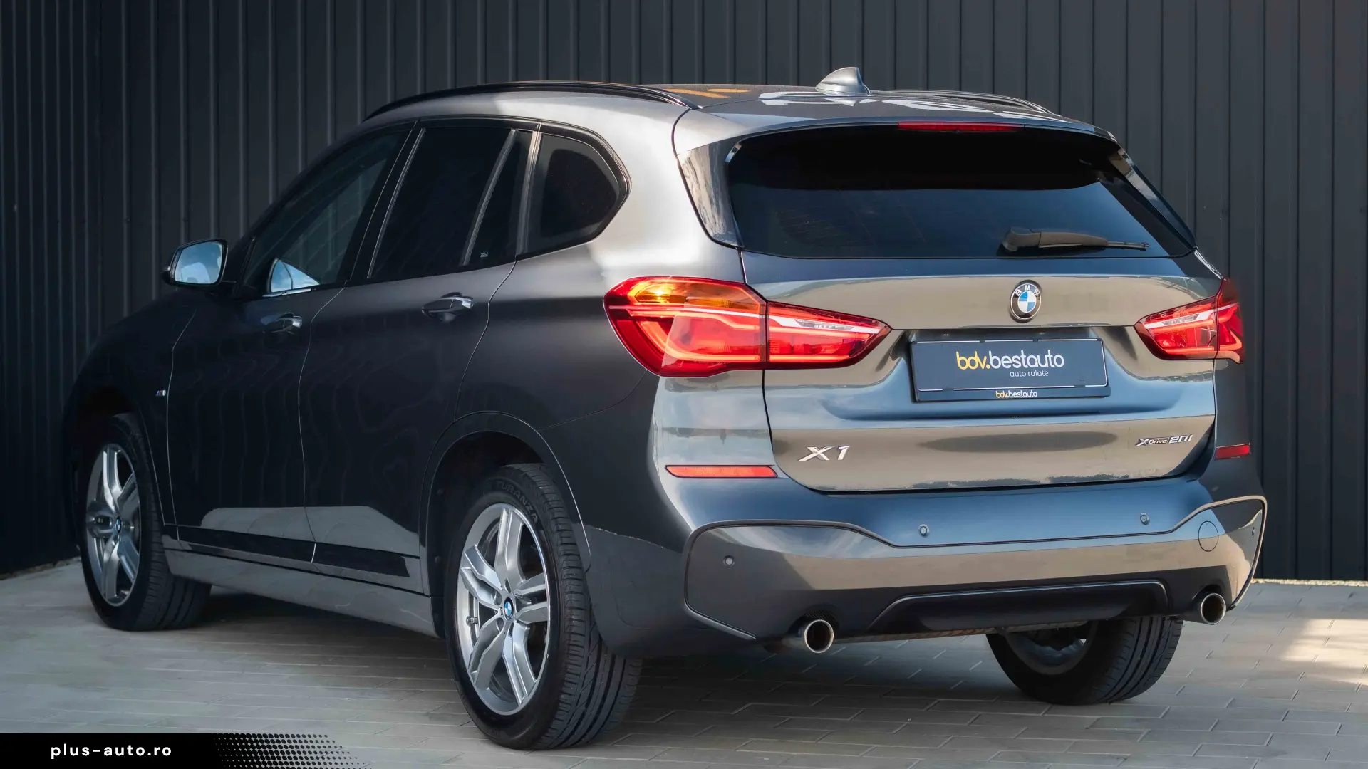 BMW X1 xDrive20i AT M Sport