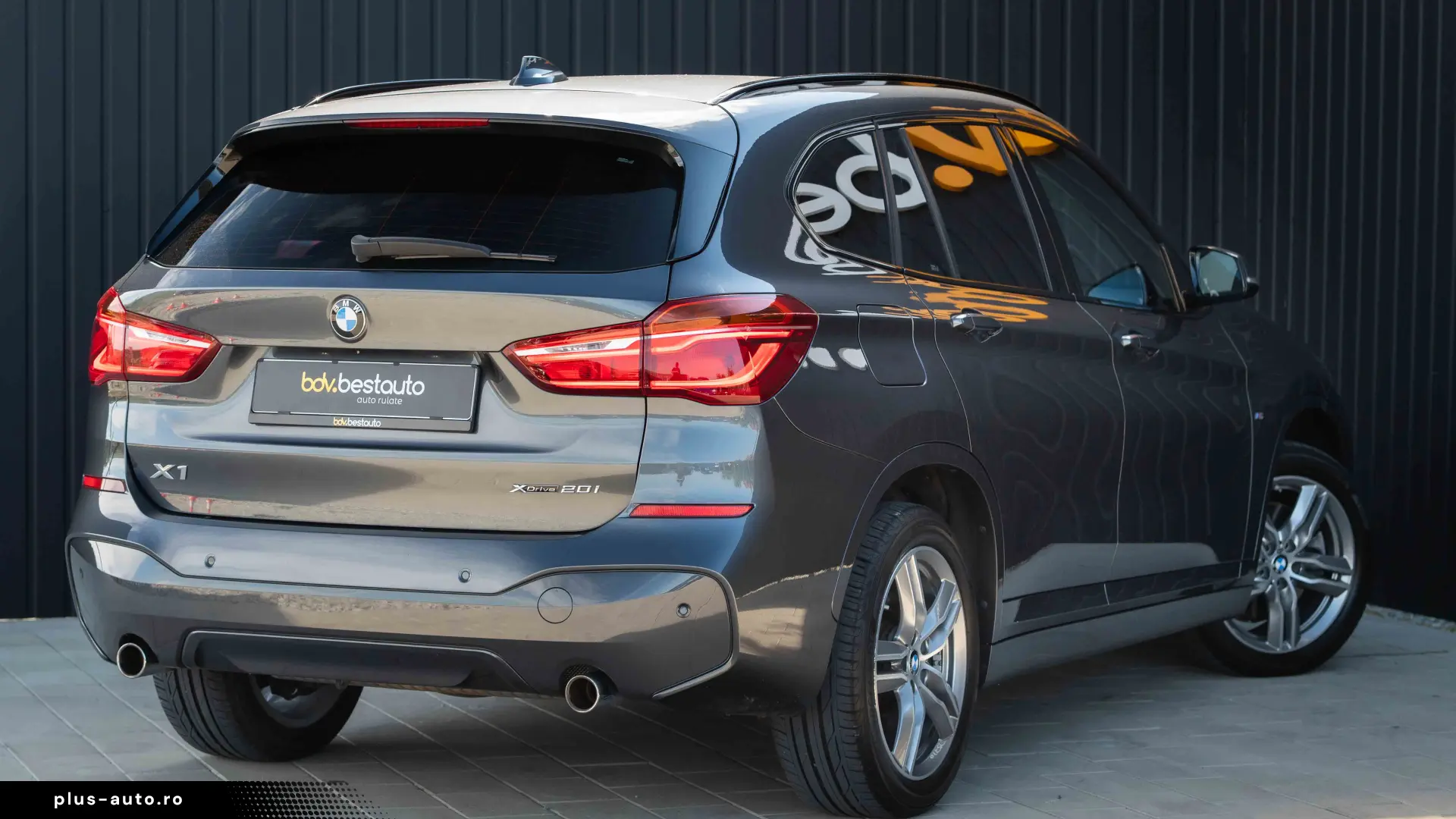 BMW X1 xDrive20i AT M Sport