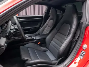 Porsche 911 - 992 Carrera PDK