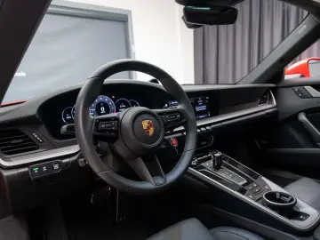 Porsche 911 - 992 Carrera PDK