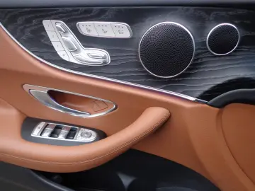 MERCEDES-BENZ E 300d AMG Distr Com 360