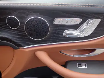 MERCEDES-BENZ E 300d AMG Distr Com 360