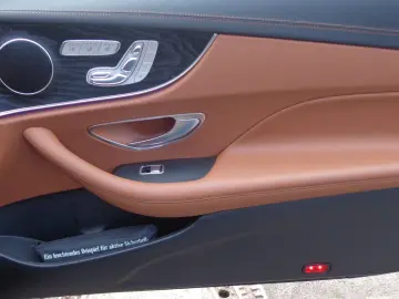 MERCEDES-BENZ E 300d AMG Distr Com 360
