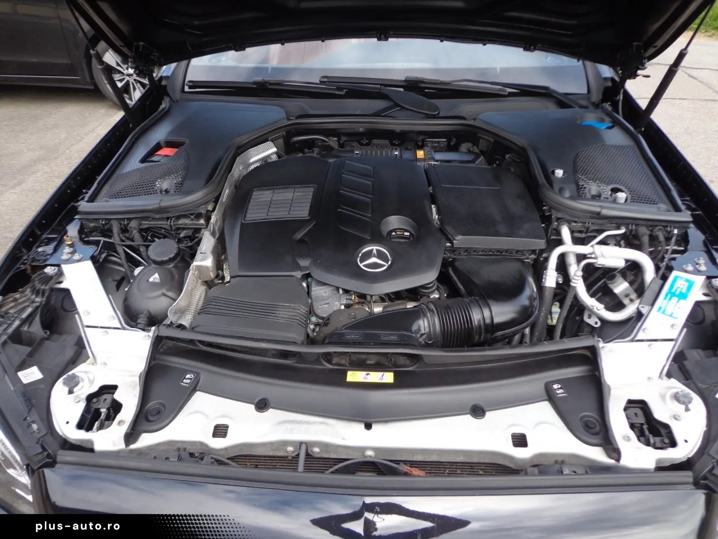 MERCEDES-BENZ E 300d AMG Distr Com 360