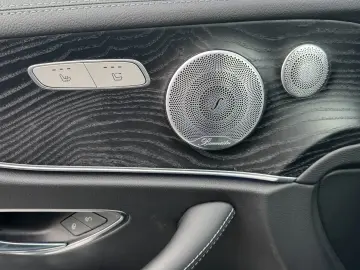 MERCEDES-BENZ E 220d AMG .WIDESCREEN NAPPA DIST BURMESTER
