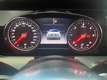 MERCEDES-BENZ E 300d Cabrio  AMG LED AHK Multibeam