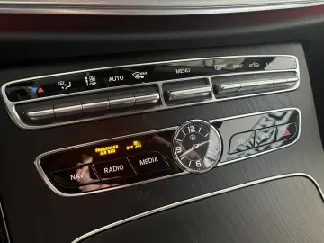 MERCEDES-BENZ E 300d Cabrio  AMG LED AHK Multibeam