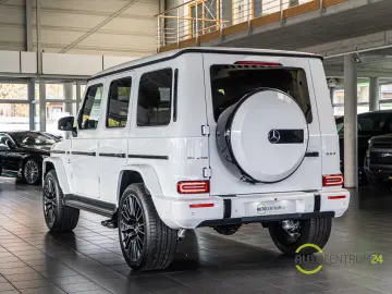 Mercedes-Benz G 63 AMG Performance Driver Night Massage