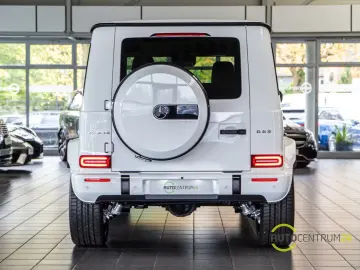 Mercedes-Benz G 63 AMG Performance Driver Night Massage