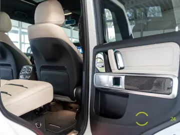 Mercedes-Benz G 63 AMG Performance Driver Night Massage