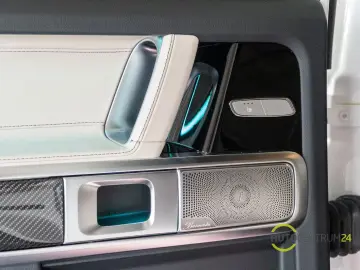 Mercedes-Benz G 63 AMG Performance Driver Night Massage