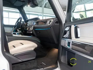 Mercedes-Benz G 63 AMG Performance Driver Night Massage