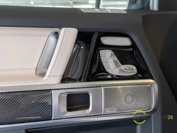 Mercedes-Benz G 63 AMG Performance Driver Night Massage
