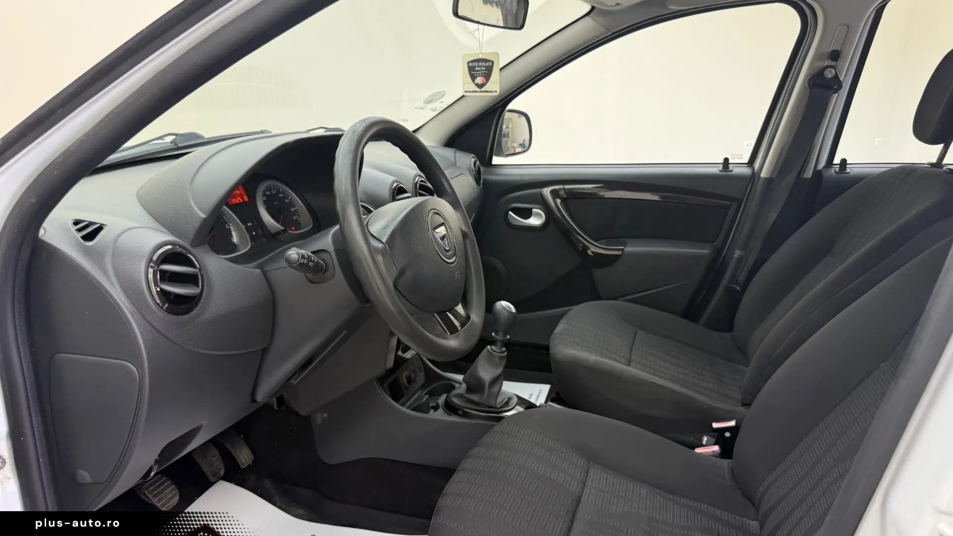 DACIA Duster 2009 — imagine 11