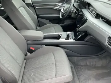 AUDI e-tron 55 QU LED NAVI AIR ACC HuD 360 KAMERA 19Z