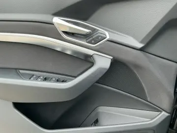 AUDI e-tron 55 QU LED NAVI AIR ACC HuD 360 KAMERA 19Z