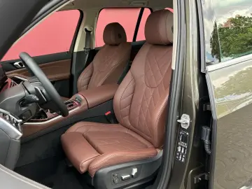 BMW X5 40i xDRIVE LCI FACELIFT 381PS LEDER 1HAND TOP