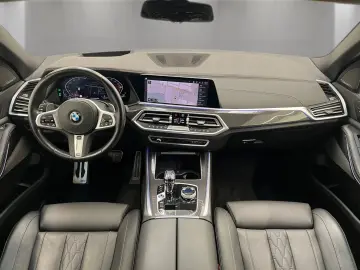 BMW X5 xDrive40i M Sport Standheizung Massage AHK