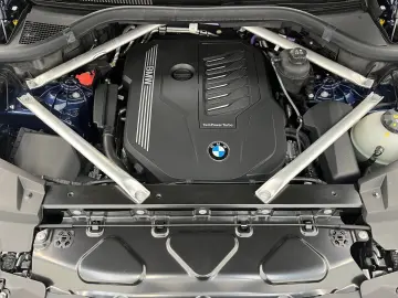 BMW X5 xDrive40i M Sport Standheizung Massage AHK