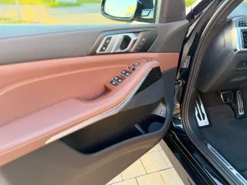 BMW 50 e xDrive M Sportpaket