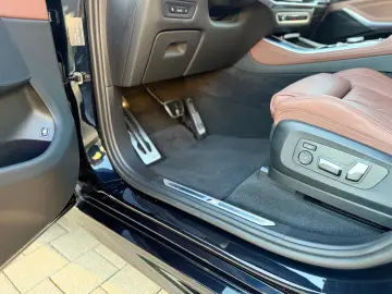 BMW 50 e xDrive M Sportpaket