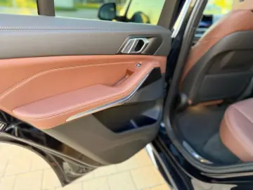 BMW 50 e xDrive M Sportpaket