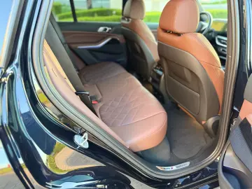 BMW 50 e xDrive M Sportpaket