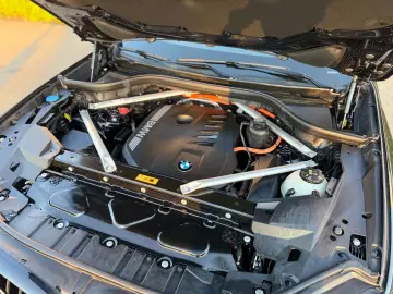 BMW 50 e xDrive M Sportpaket