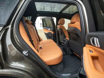 BMW X5 50e xDrive M SPORT PANO LUFT KAM MASSAGE HIFI