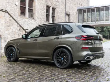 BMW X5 50e xDrive M SPORT PANO LUFT KAM MASSAGE HIFI