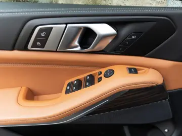 BMW X5 50e xDrive M SPORT PANO LUFT KAM MASSAGE HIFI
