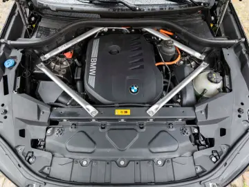BMW X5 50e xDrive M SPORT PANO LUFT KAM MASSAGE HIFI
