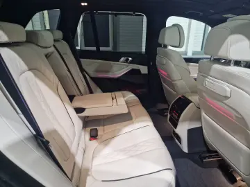 BMW X5 50e M-SPORTPRO SKYLOUNGE MASSAGE
