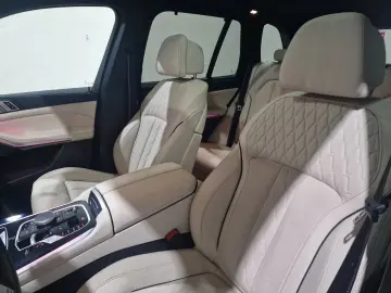 BMW X5 50e M-SPORTPRO SKYLOUNGE MASSAGE